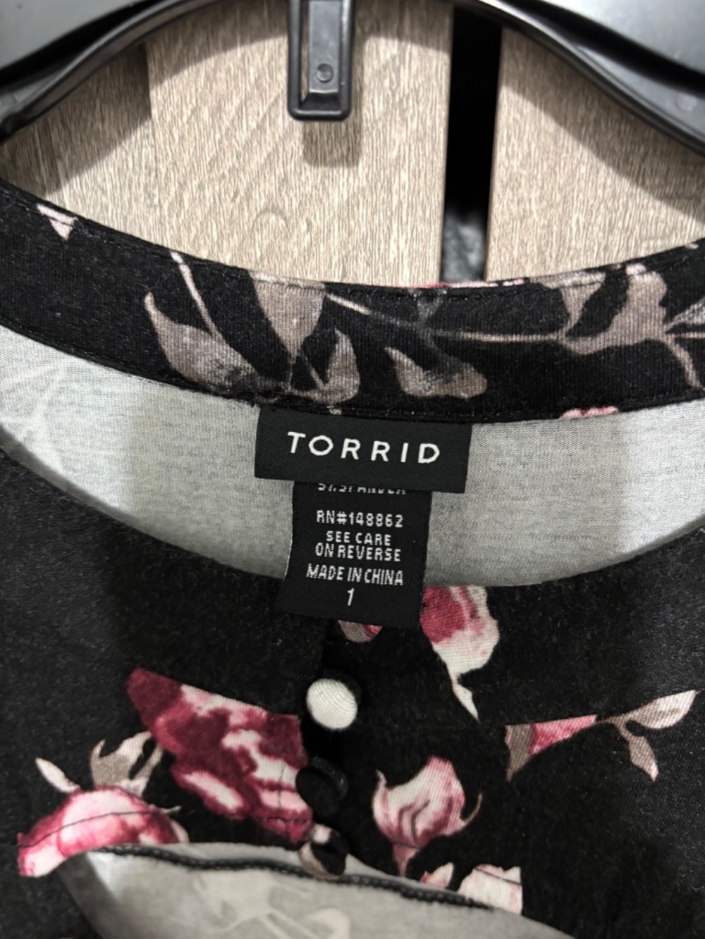 Black and Pink Floral Torrid Babydoll Top size 1 1X - Picture 3 of 8